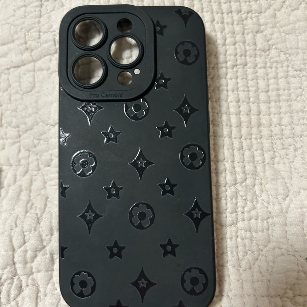 iPhone 14 Pro cases - Picture 2 of 3